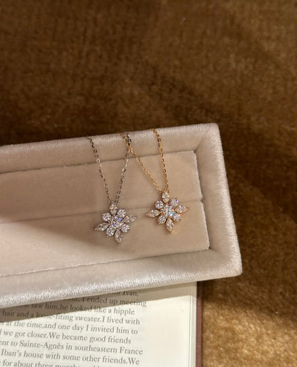 Starlume Snowflake Necklace - Lunelle Atelier