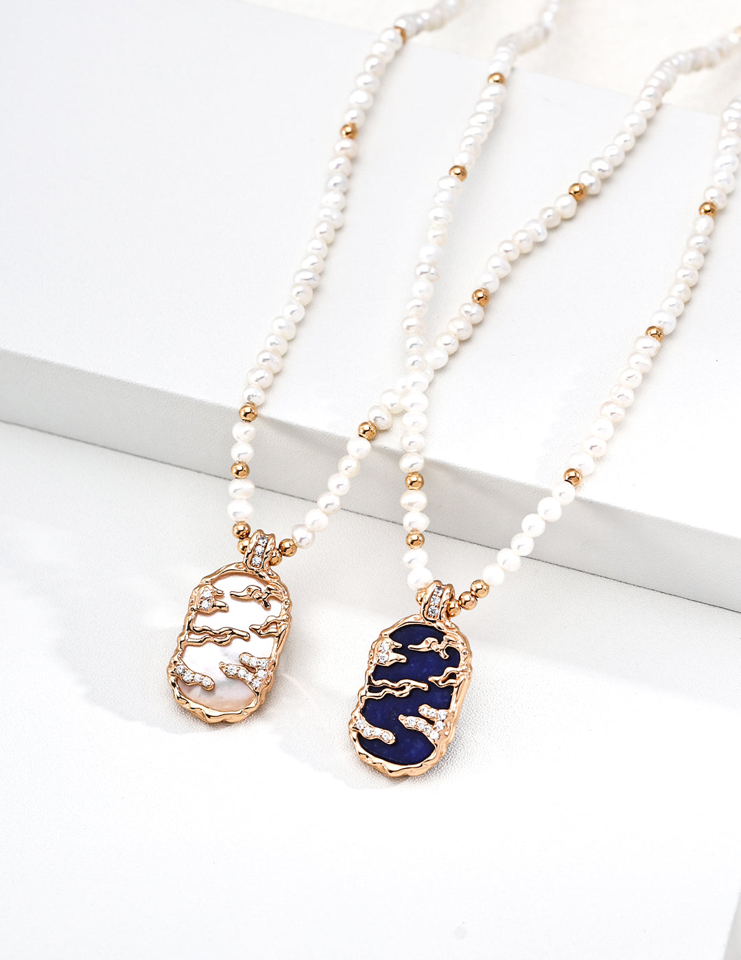 Cloudrise Freshwater Pearl Pendant Necklace – Mother of Pearl / Lapis Lazuli