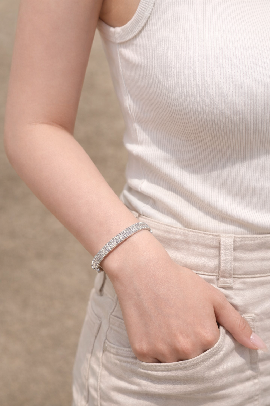Lumière Baguette Bangle - Lunelle Atelier