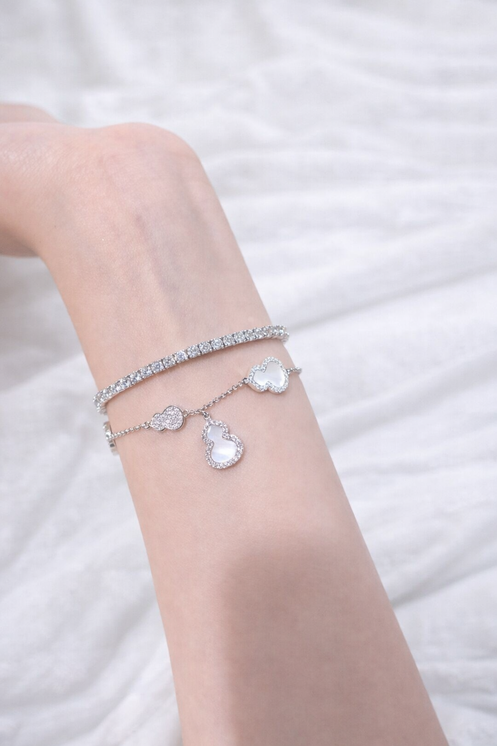 White Mother of Pearl Gourd Bracelet - Lunelle Atelier