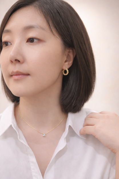 Twisted Rope Horseshoe Gold Hoop Earrings ｜Gold Finish - Lunelle Atelier