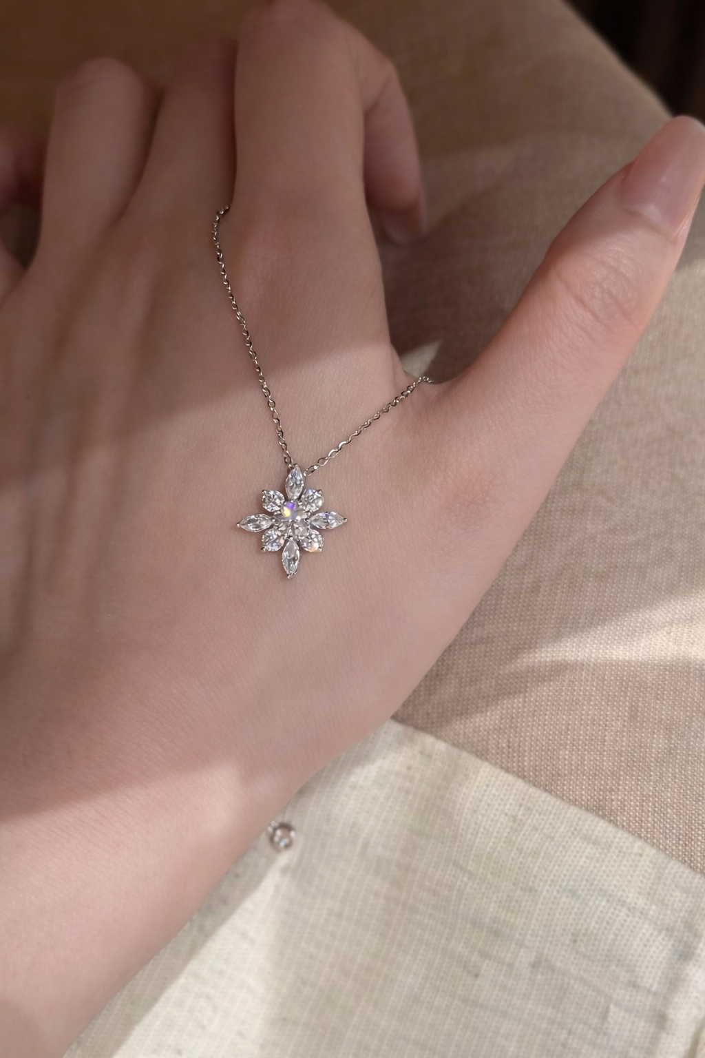 Starlume Snowflake Necklace - Lunelle Atelier