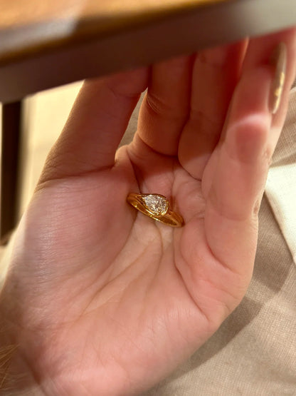 Pear-Shaped Ring, Yellow Gold - Lunelle Atelier