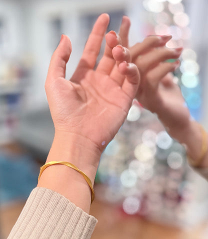 Brushed Mobius Bangle - Lunelle Atelier