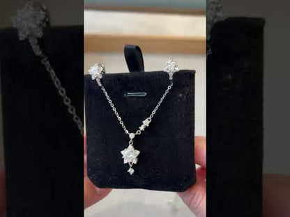a video to show the silver necklace with star shapes decorations